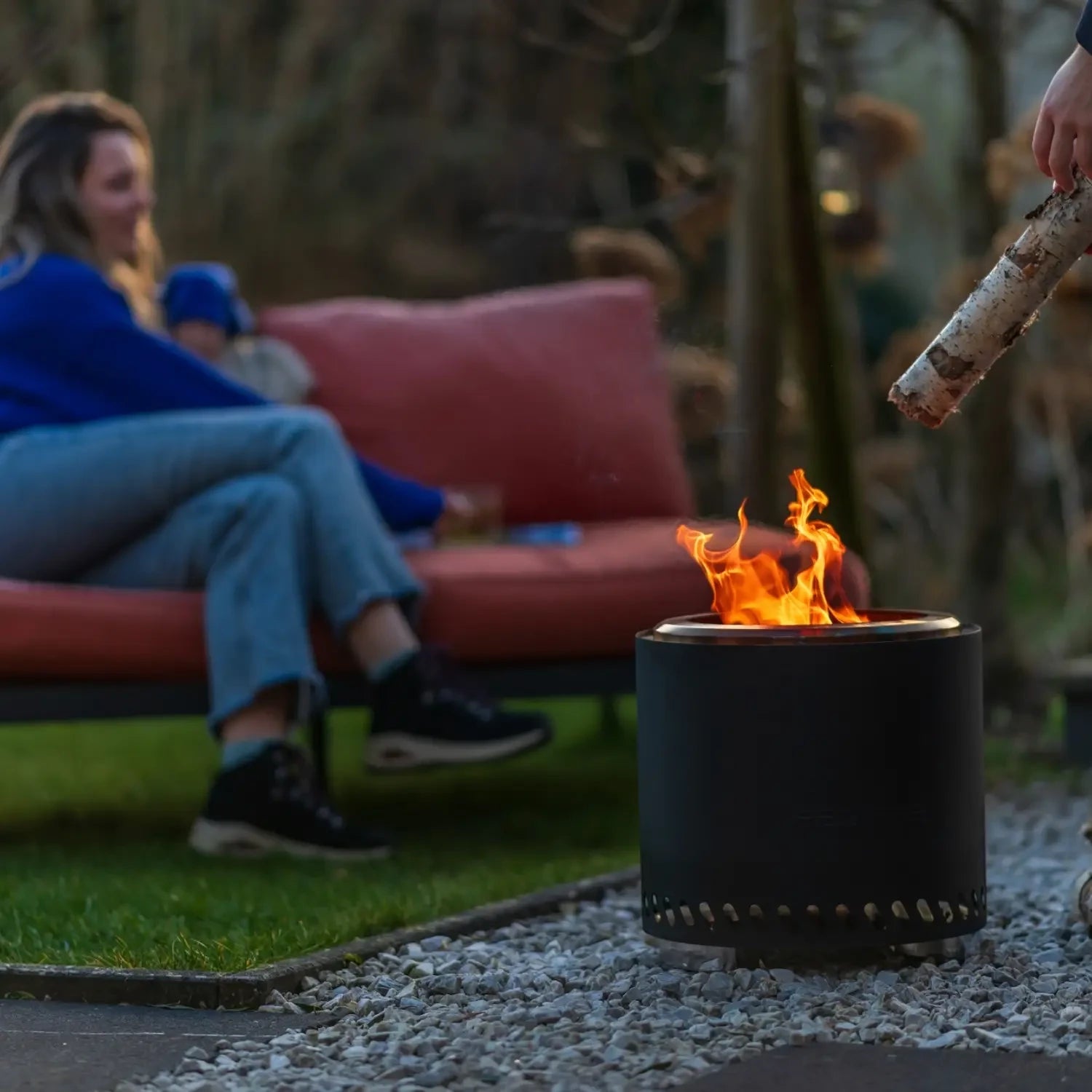 Volcano kurišče na pelete Large – mat črna