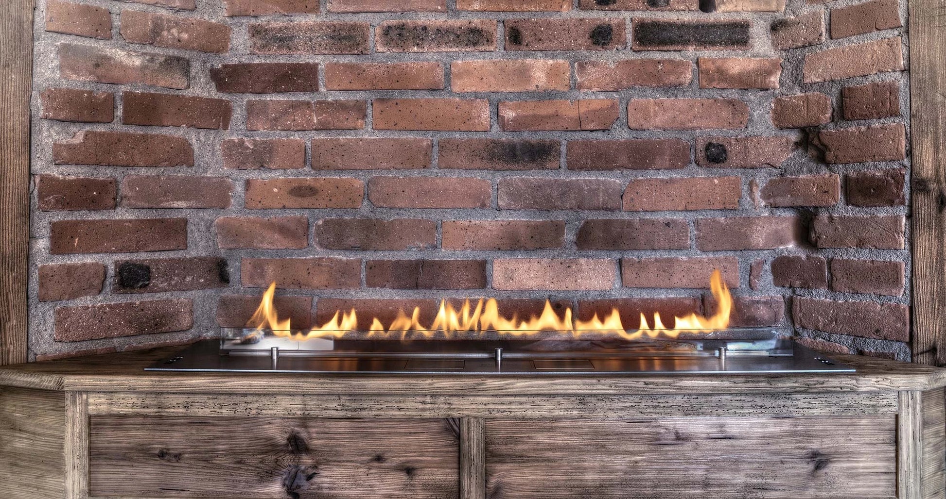 Planika Fires advanced automatic burner with remote control and security sensors.