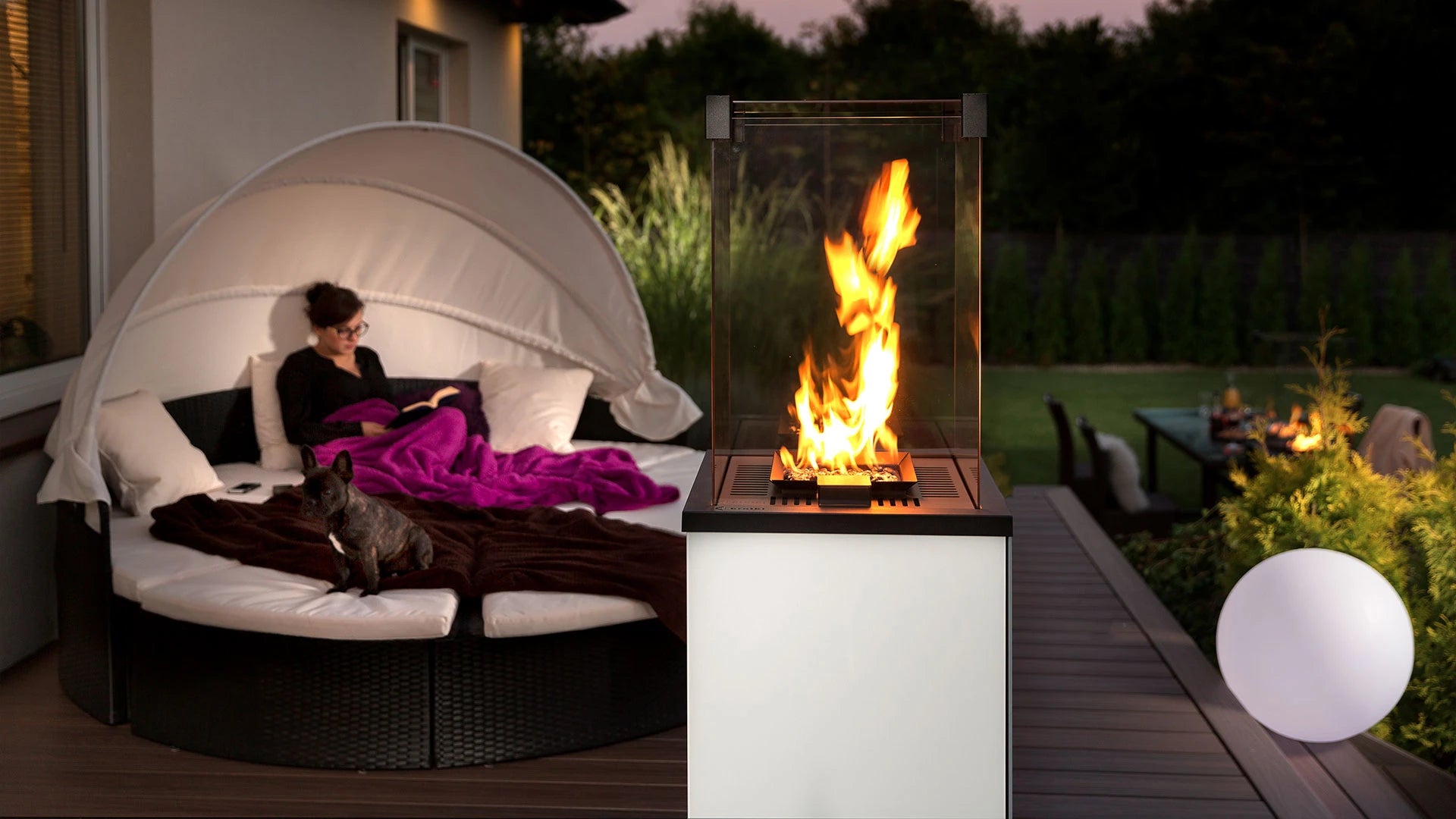 Deluxe Patio zunanji plinski kamin – bel